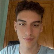 Joven profesor, con un gran nivel cultural, entusiasta y con ganas de trabajar